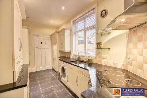 3 bedroom semi-detached house for sale, Cairns Road, Fulwell
