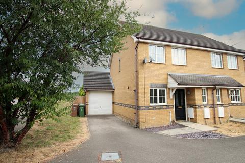 2 bedroom semi-detached house to rent, Pond Close, Wimblington