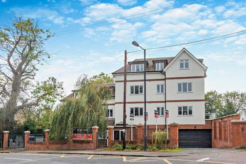 2 bedroom apartment to rent, West End Lane