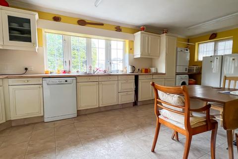 4 bedroom bungalow for sale, Silver Street, Nailsea, North Somerset, BS48