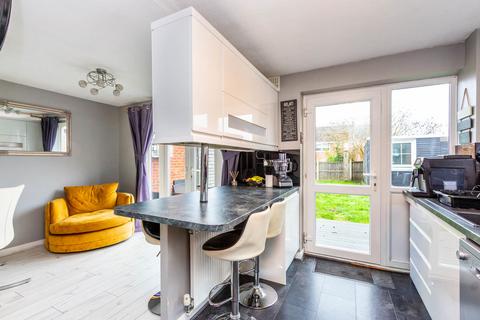3 bedroom semi-detached house for sale, Grangeway, Rushden NN10