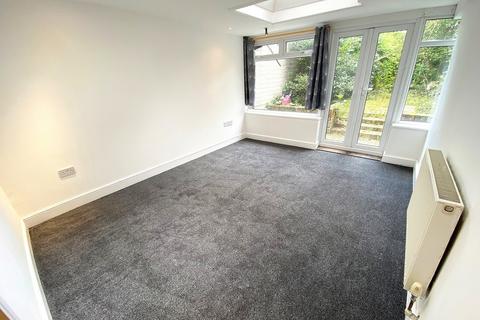 4 bedroom ground floor maisonette to rent, Clarendon Road, Southsea