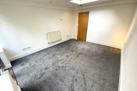 4 bedroom ground floor maisonette to rent, Clarendon Road, Southsea