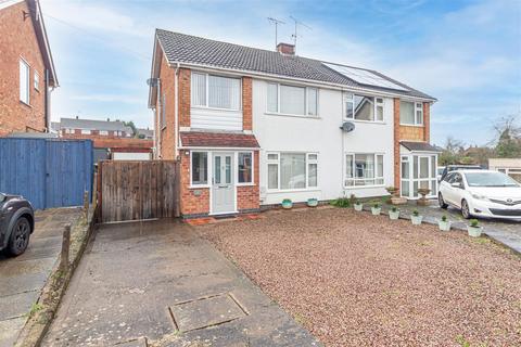 3 bedroom semi-detached house for sale, Scafell Close, Worcester