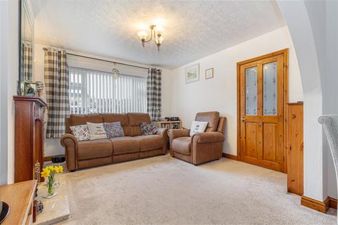 3 bedroom semi-detached house for sale, Scafell Close, Worcester