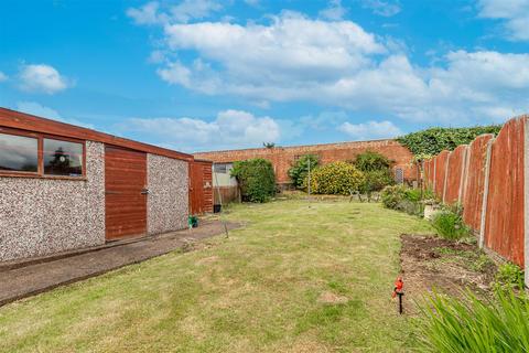 3 bedroom semi-detached house for sale, Scafell Close, Worcester