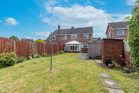 3 bedroom semi-detached house for sale, Scafell Close, Worcester