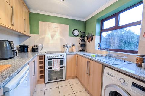 3 bedroom terraced house for sale, Bramblewood Close, Gonerby Hill Foot, Grantham