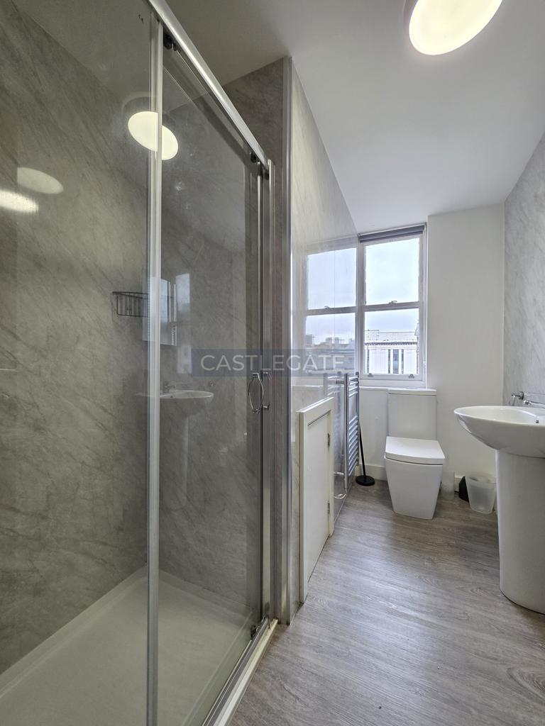 Apartment 5, 3a New Street, Huddersfield, HD1 2 AX