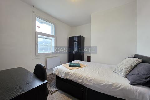 1 bedroom flat to rent, New Street, Huddersfield, HD1 2AX