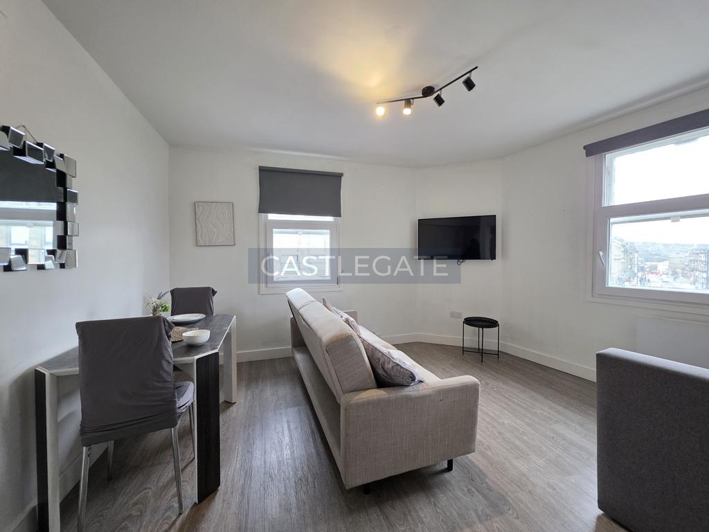 Apartment 5, 3a New Street, Huddersfield, HD1 2 AX