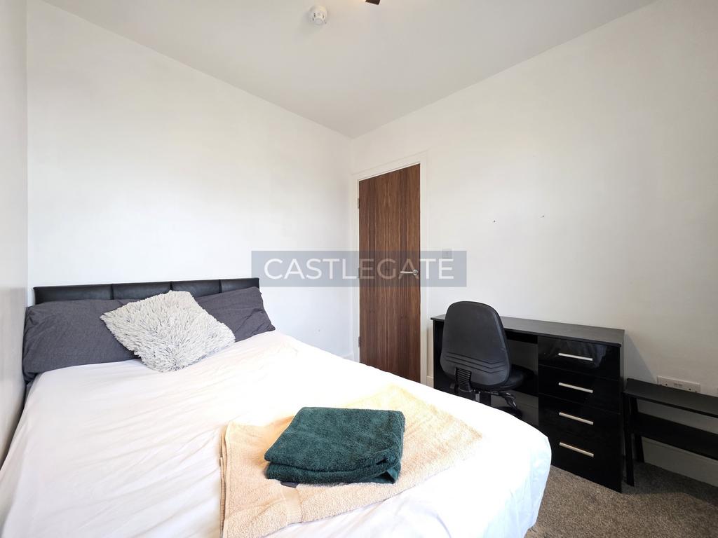 Apartment 5, 3a New Street, Huddersfield, HD1 2 AX