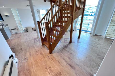 undefined, Western Gateway, London E16