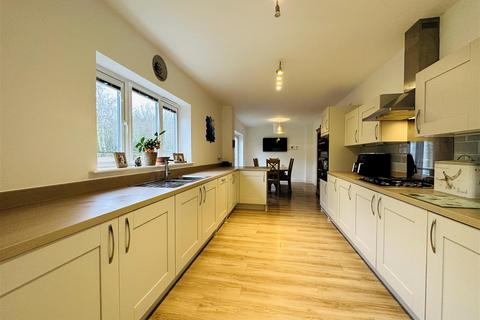 5 bedroom detached house for sale, Sherwood Drive, Thorpe Willoughby, Selby
