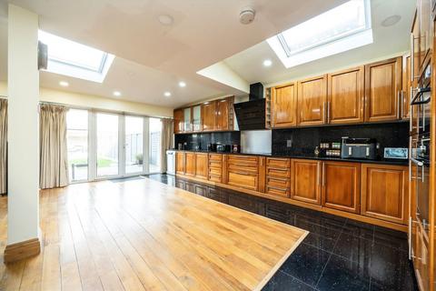 3 bedroom semi-detached house for sale, Barmouth Avenue, Greenford UB6