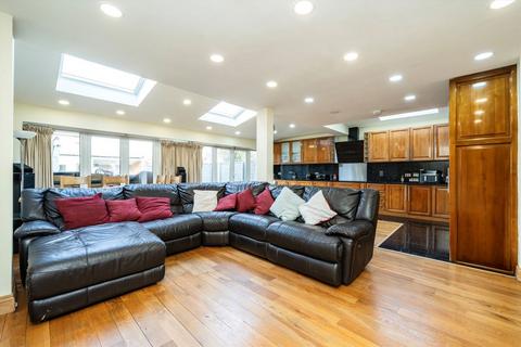 3 bedroom semi-detached house for sale, Barmouth Avenue, Greenford UB6