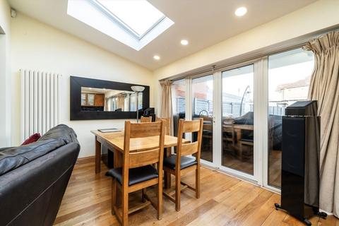 3 bedroom semi-detached house for sale, Barmouth Avenue, Greenford UB6