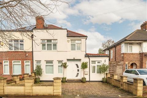 Barmouth Avenue, Greenford UB6
