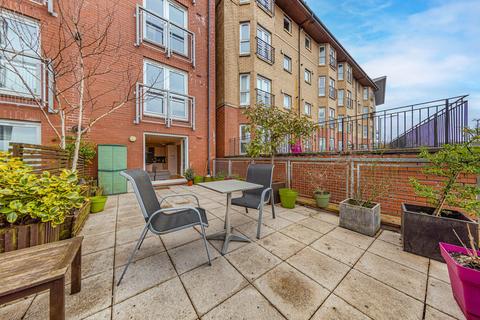 2 bedroom apartment for sale, Crow Road, Broomhill, Glasgow