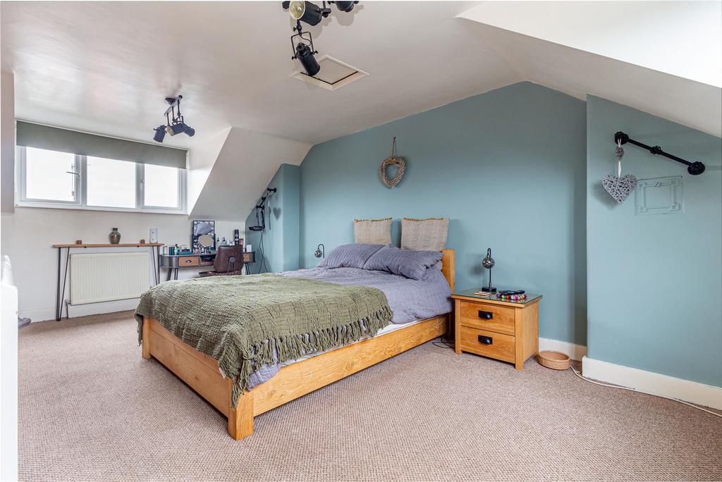 Bedroom-attic-2.jpg