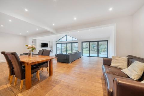 4 bedroom detached house for sale, Lynwood Grove, Orpington BR6