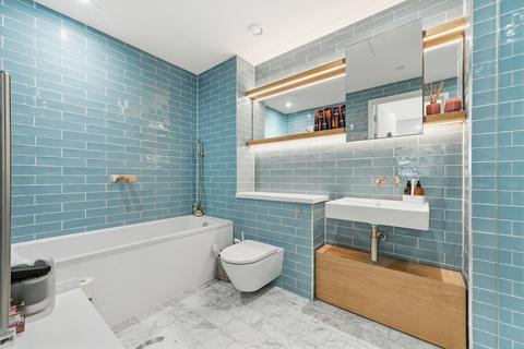 3 bedroom apartment for sale, Lewis House, Brentford, TW8