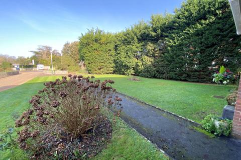 2 bedroom apartment to rent, Cockerell Rise, East Cowes