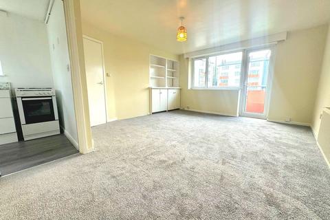 1 bedroom flat to rent, Cowen Avenue, Harrow