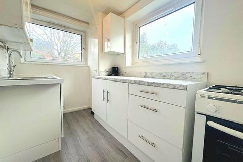 1 bedroom flat to rent, Cowen Avenue, Harrow