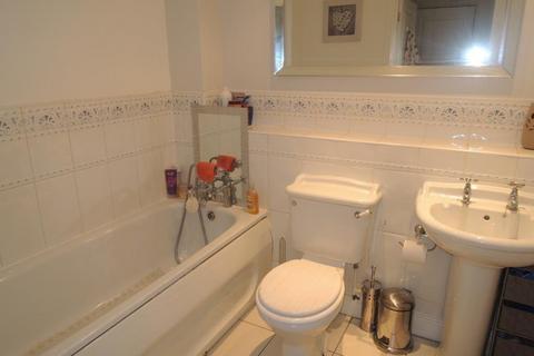 2 bedroom flat to rent, Foley Court, Streetly, Sutton Coldfield, West Midlands, B74