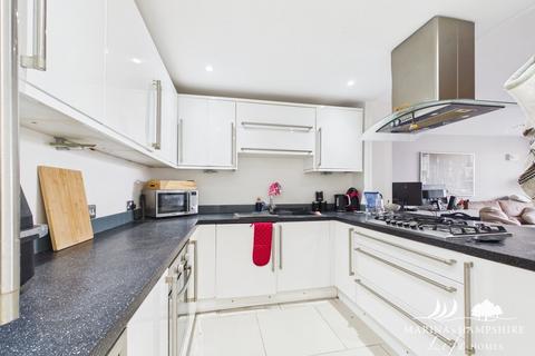 1 bedroom apartment for sale, Oyster Quay, Port Solent PO6