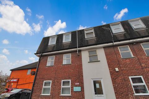 2 bedroom flat to rent, Fountains Court, Beeston NG9