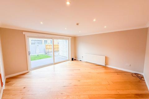 3 bedroom terraced house for sale, Crammond Place, Perth
