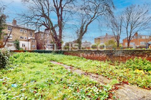8 bedroom semi-detached house for sale, Penford Street, London, SE5