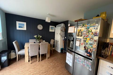 3 bedroom terraced house for sale, Hutton Close, Trowbridge BA14