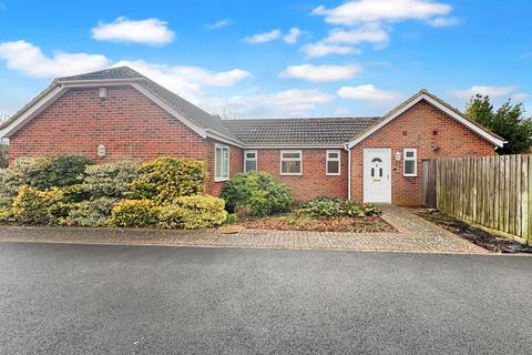 4 bedroom detached bungalow to rent, West Drive, Cambridge CB23