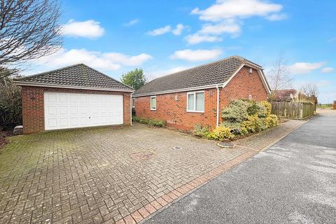 4 bedroom detached bungalow to rent, West Drive, Cambridge CB23