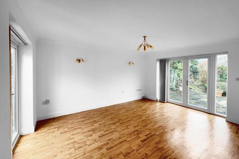4 bedroom detached bungalow to rent, West Drive, Cambridge CB23
