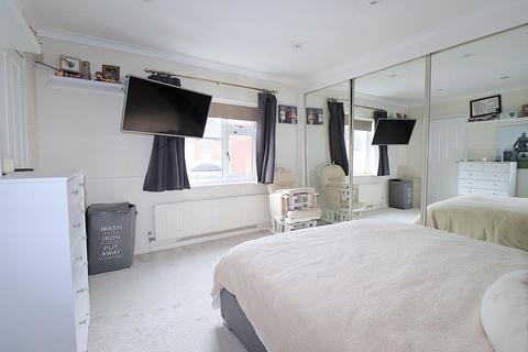 2 bedroom semi-detached house for sale, Stone Street, Aldershot GU12
