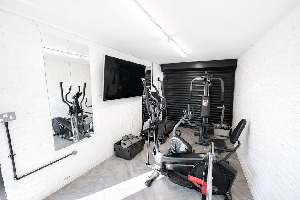 Garage 2