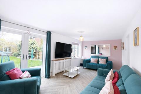 4 bedroom detached house for sale, Brockenhurst Way, Bicknacre, Chelmsford, Essex, CM3