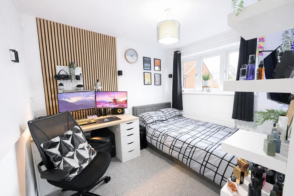 2nd Bedroom