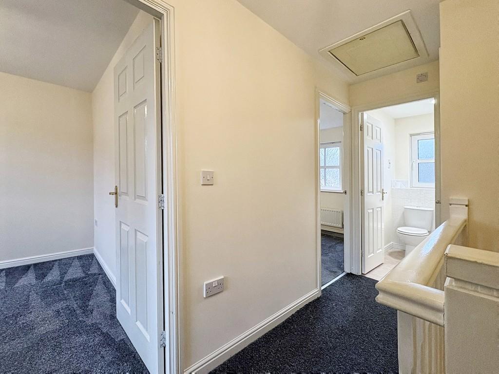 21 - Upstairs hall