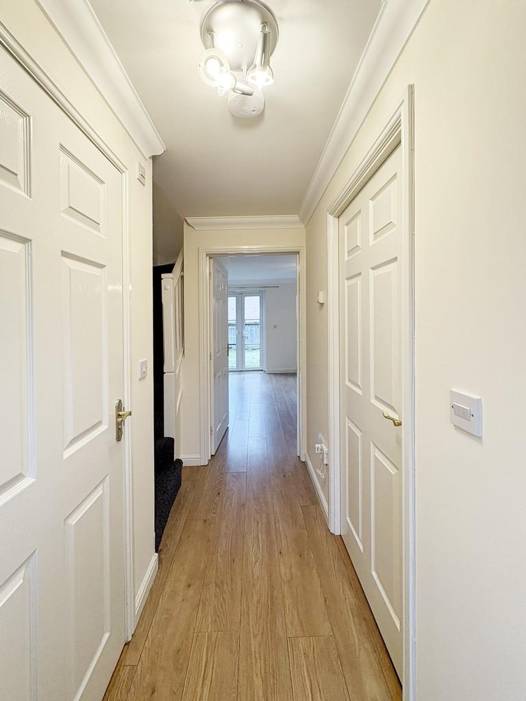 06 - Ground floor hall