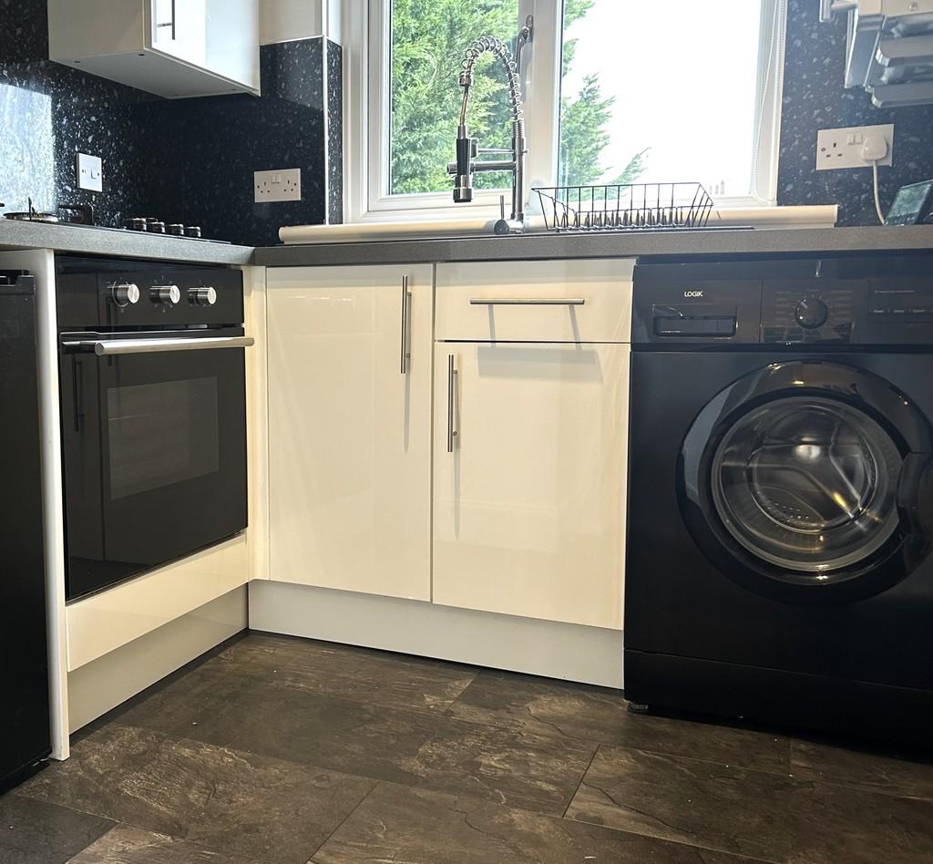 06 - Kitchen 1