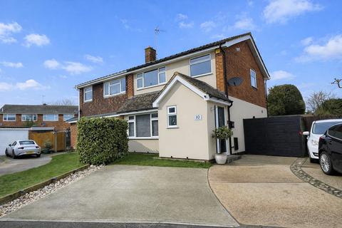 3 bedroom semi-detached house for sale, Maple Leaf, Tiptree