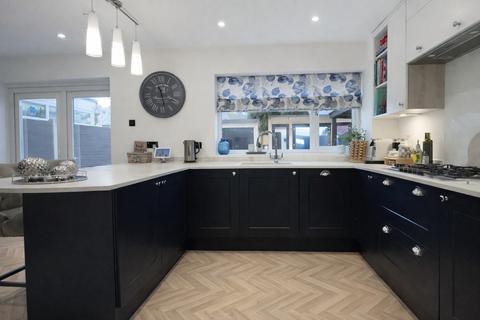 3 bedroom semi-detached house for sale, Maple Leaf, Tiptree
