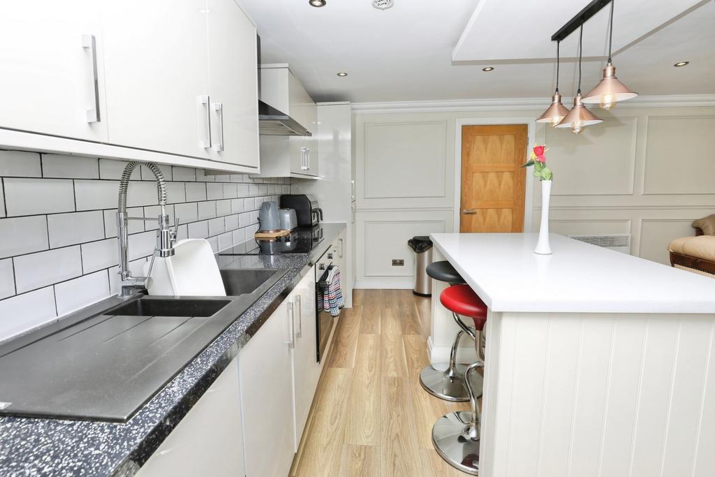 Lounge / Kitchen