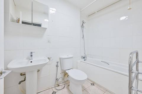 2 bedroom flat for sale, Devonport, Hyde Park Estate, London, W2