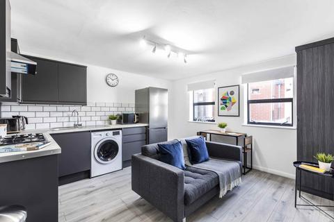 2 bedroom apartment to rent, Queens Road, Hyde Park LS6